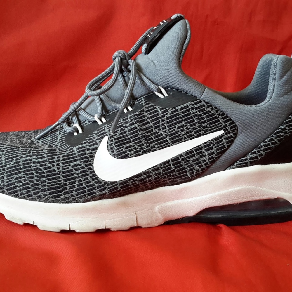 Nike Air Sneakers Size 7